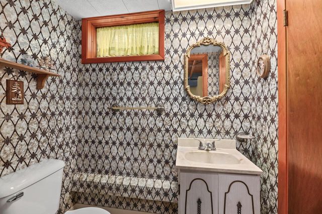 3386 S 78th STREET, Milwaukee, WI 53219