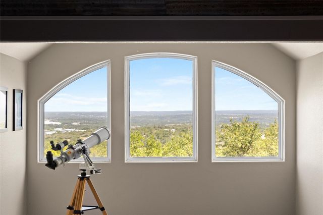 251 Seth HVN, Dripping Springs, TX 78620