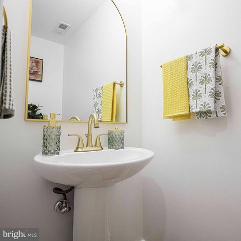 2238 PRENTISS PL, Baltimore, MD 21205