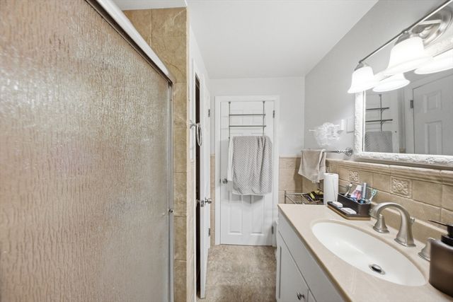 330 Lake St, Shrewsbury, MA 01545