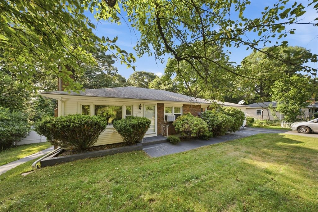 330 Lake St, Shrewsbury, MA 01545