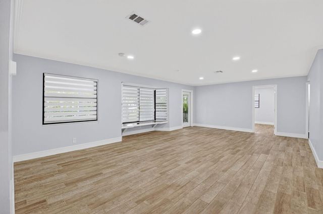 725 Heron Drive, Delray Beach, FL 33444