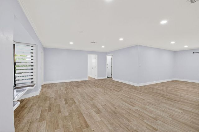725 Heron Drive, Delray Beach, FL 33444