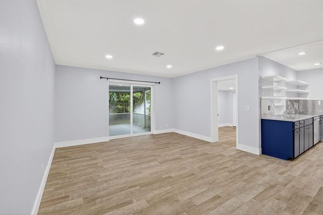 725 Heron Drive, Delray Beach, FL 33444