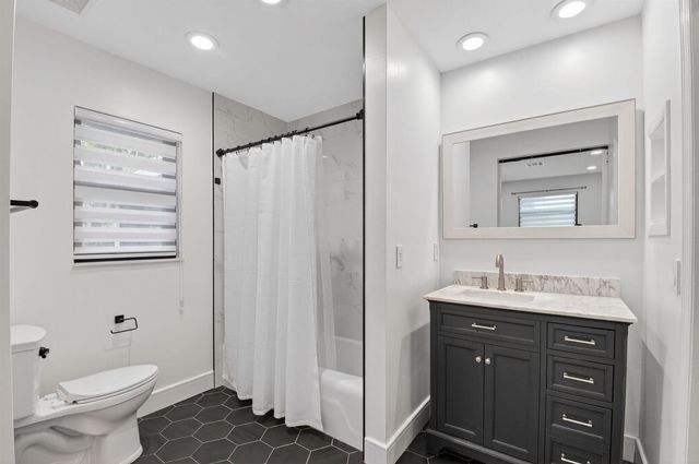 725 Heron Drive, Delray Beach, FL 33444