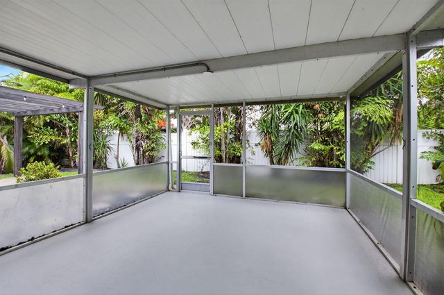 725 Heron Drive, Delray Beach, FL 33444