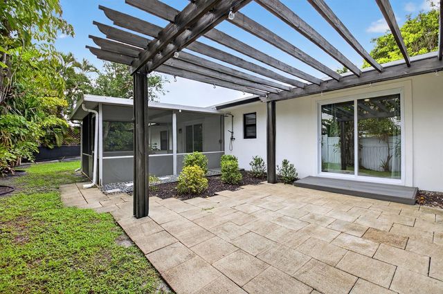 725 Heron Drive, Delray Beach, FL 33444