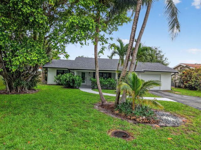 725 Heron Drive, Delray Beach, FL 33444