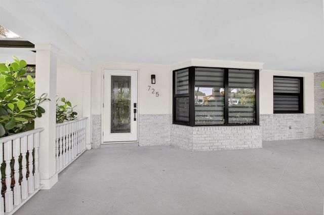 725 Heron Drive, Delray Beach, FL 33444