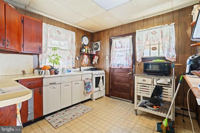 1427 ELMWOOD AVE, Sharon Hill, PA 19079
