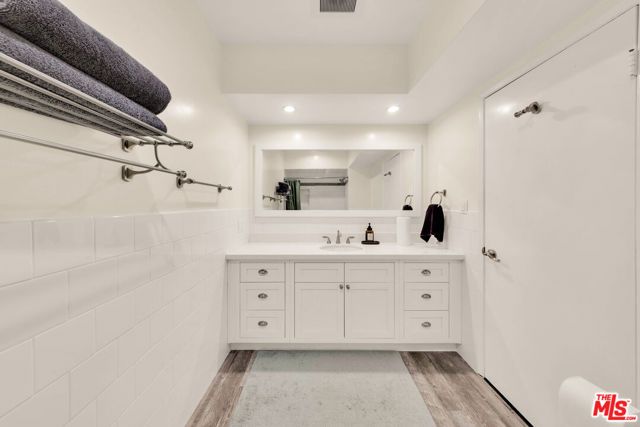 15248 Dickens Street 103, Sherman Oaks, CA 91403