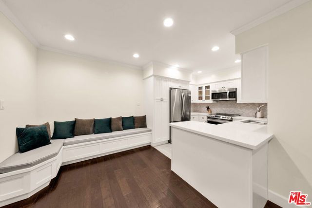 15248 Dickens Street 103, Sherman Oaks, CA 91403