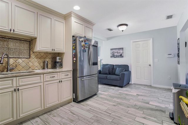 614 SIDNEY CIRCLE, Winter Haven, FL 33880