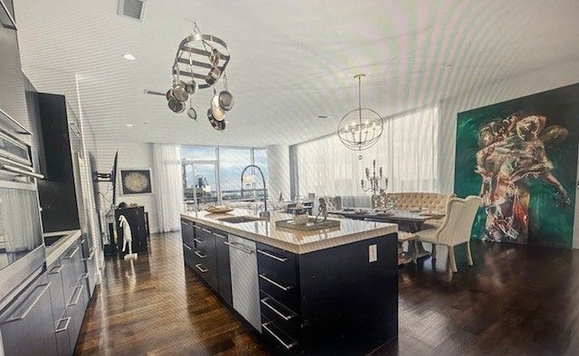 2200 Victory Avenue 805, Dallas, TX 75219