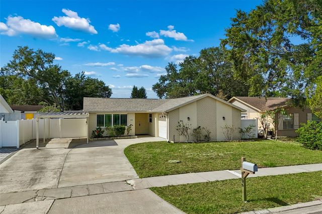 8806 OAK CIRCLE, Tampa, FL 33615