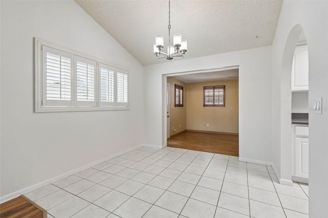 8806 OAK CIRCLE, Tampa, FL 33615