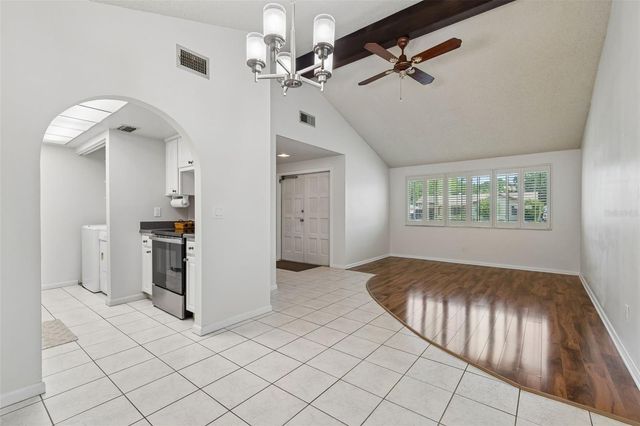 8806 OAK CIRCLE, Tampa, FL 33615