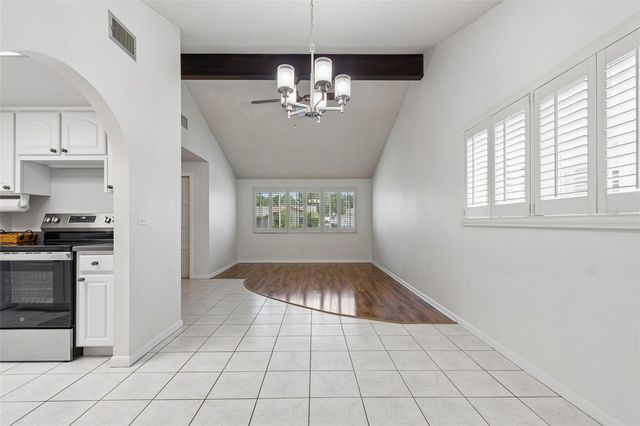 8806 OAK CIRCLE, Tampa, FL 33615