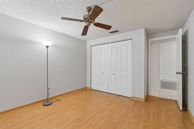 8806 OAK CIRCLE, Tampa, FL 33615