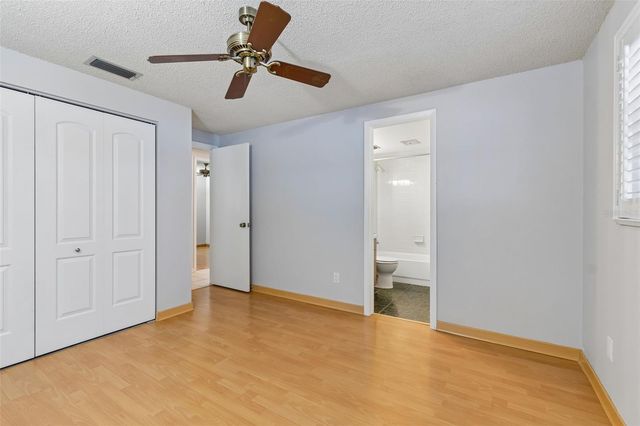8806 OAK CIRCLE, Tampa, FL 33615