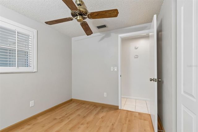 8806 OAK CIRCLE, Tampa, FL 33615