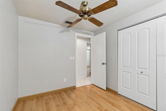 8806 OAK CIRCLE, Tampa, FL 33615