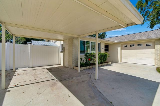 8806 OAK CIRCLE, Tampa, FL 33615