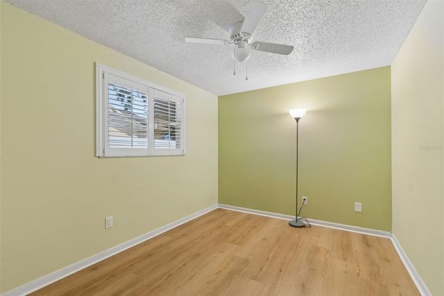 8806 OAK CIRCLE, Tampa, FL 33615
