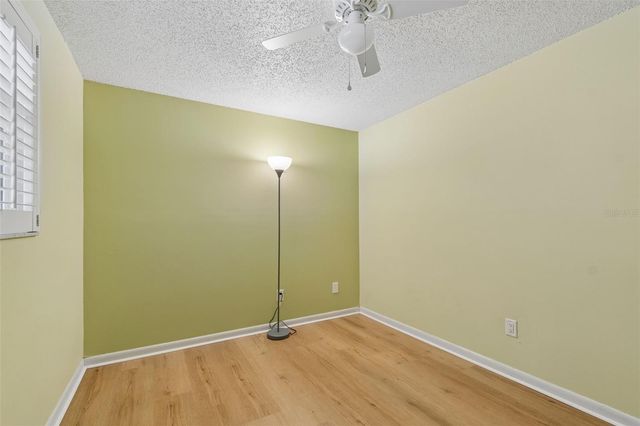 8806 OAK CIRCLE, Tampa, FL 33615