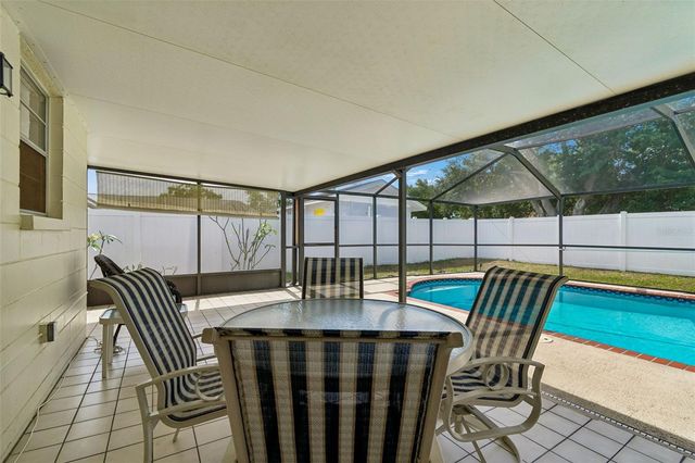 8806 OAK CIRCLE, Tampa, FL 33615