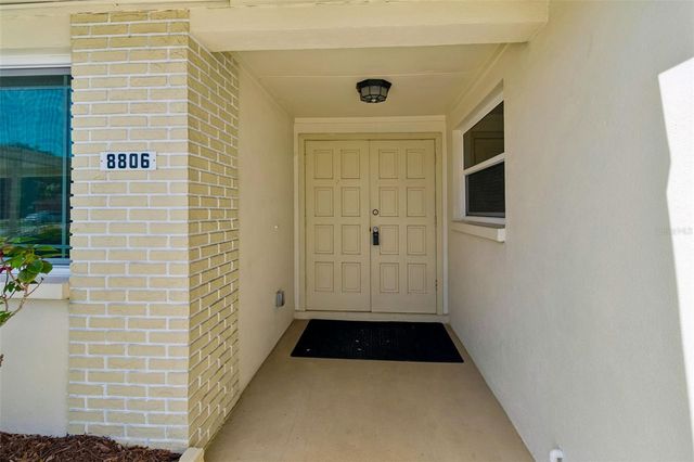 8806 OAK CIRCLE, Tampa, FL 33615