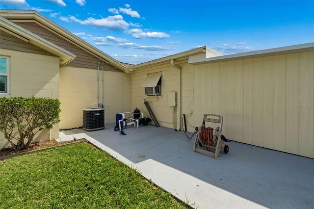 8806 OAK CIRCLE, Tampa, FL 33615