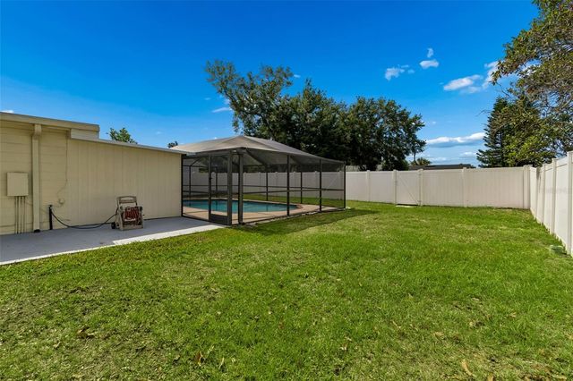 8806 OAK CIRCLE, Tampa, FL 33615