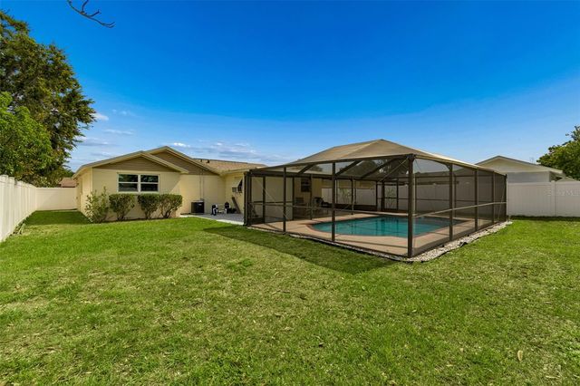 8806 OAK CIRCLE, Tampa, FL 33615
