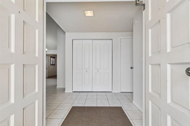 8806 OAK CIRCLE, Tampa, FL 33615
