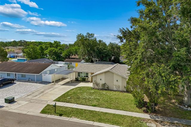 8806 OAK CIRCLE, Tampa, FL 33615