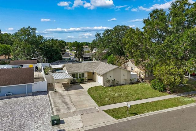 8806 OAK CIRCLE, Tampa, FL 33615