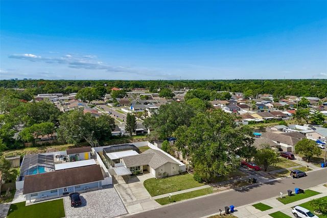 8806 OAK CIRCLE, Tampa, FL 33615