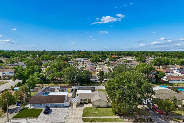 8806 OAK CIRCLE, Tampa, FL 33615