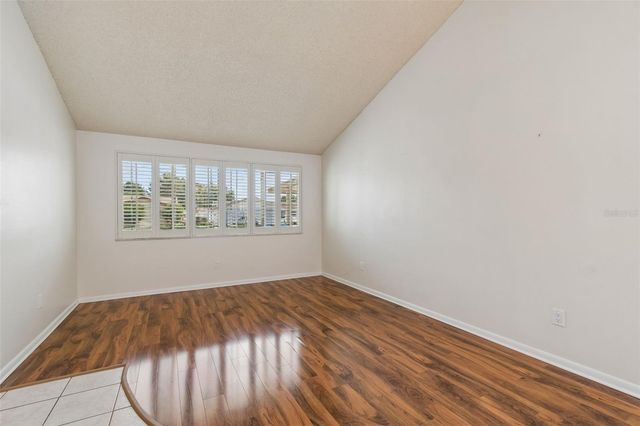 8806 OAK CIRCLE, Tampa, FL 33615