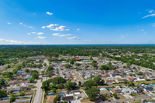 8806 OAK CIRCLE, Tampa, FL 33615