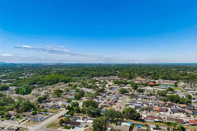 8806 OAK CIRCLE, Tampa, FL 33615