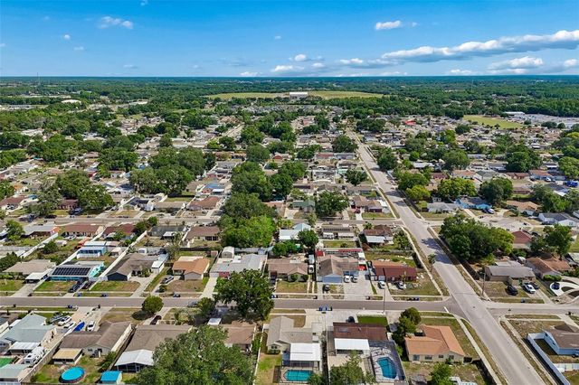 8806 OAK CIRCLE, Tampa, FL 33615