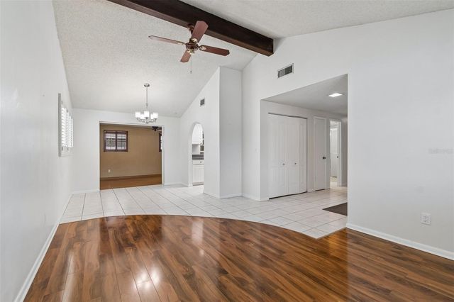 8806 OAK CIRCLE, Tampa, FL 33615