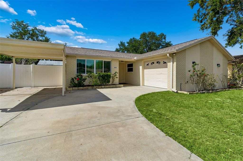 8806 OAK CIRCLE, Tampa, FL 33615