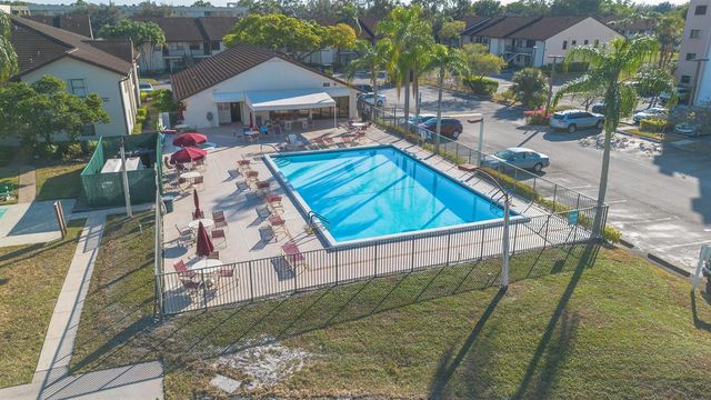 7665 Tahiti Lane 102, Lake Worth, FL 33467