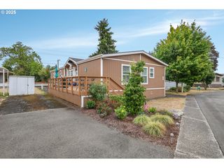18780 CENTRAL POINT Rd 19, Oregon City, OR 97045