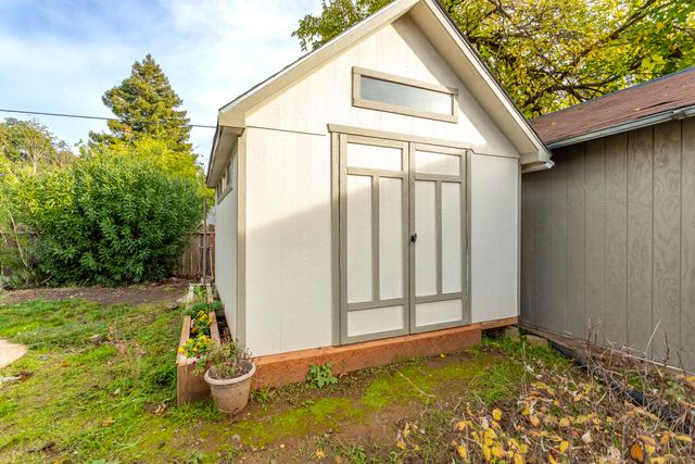 1939 Cameo Court, Redding, CA 96002