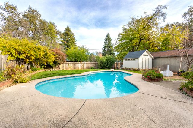 1939 Cameo Court, Redding, CA 96002