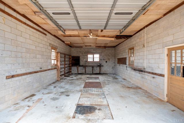 7092 Stage Coach Road, Nathalie, VA 24577